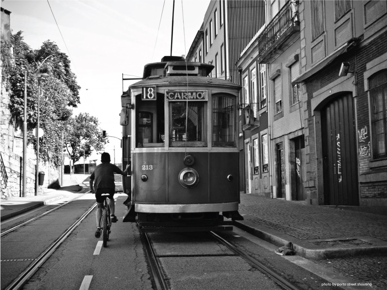 Rua da Restauração com vistas para a Fábrica de Encerados da Restauração